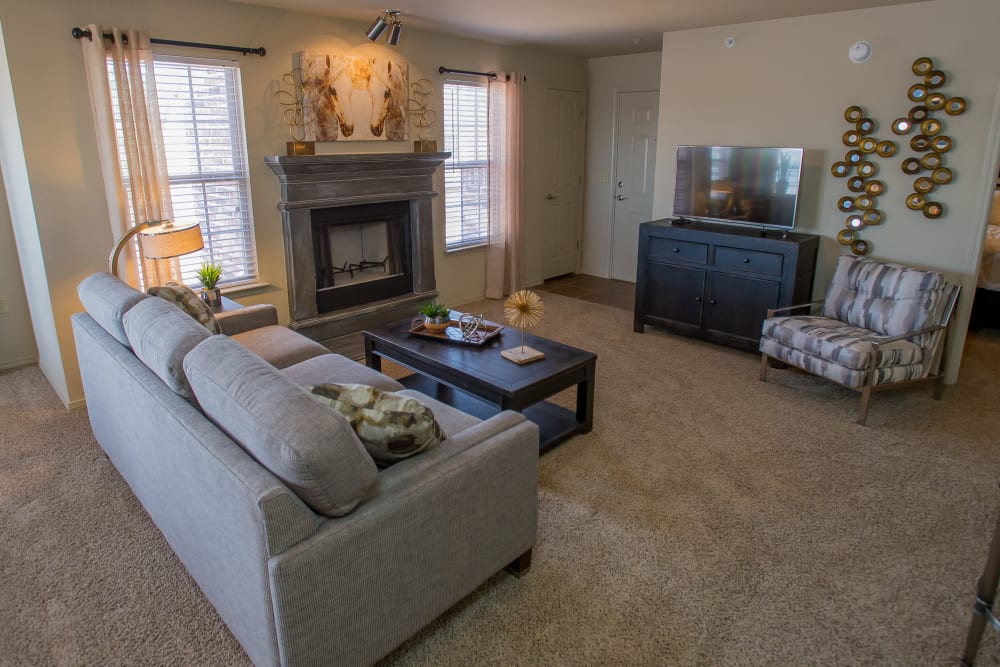 Living room at Mission Point Apartments in Moore, Oklahoma