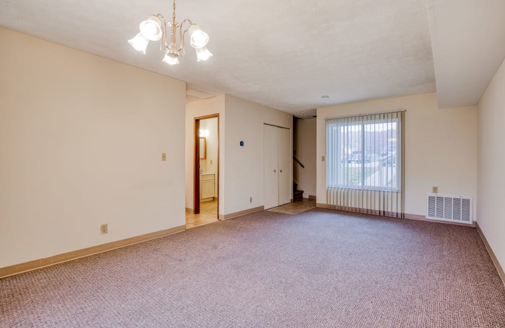 Living room area at River Run Apartments in Macomb, Illinois