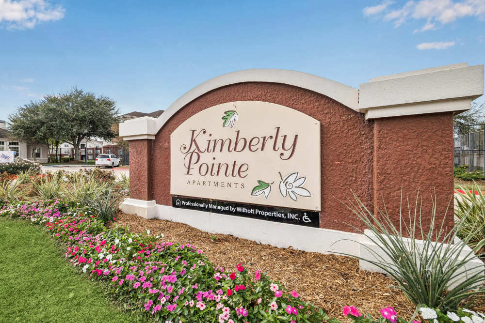 Monument stone at Kimberly Pointe in Houston, Texas
