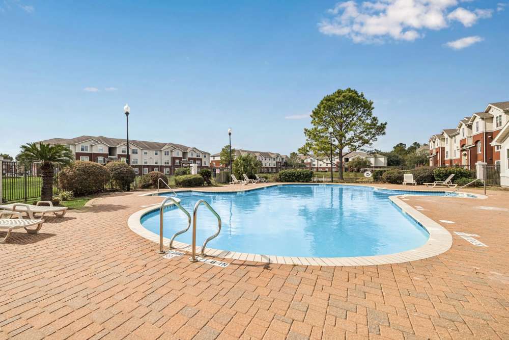 Swimming pool at Kimberly Pointe in Houston, Texas