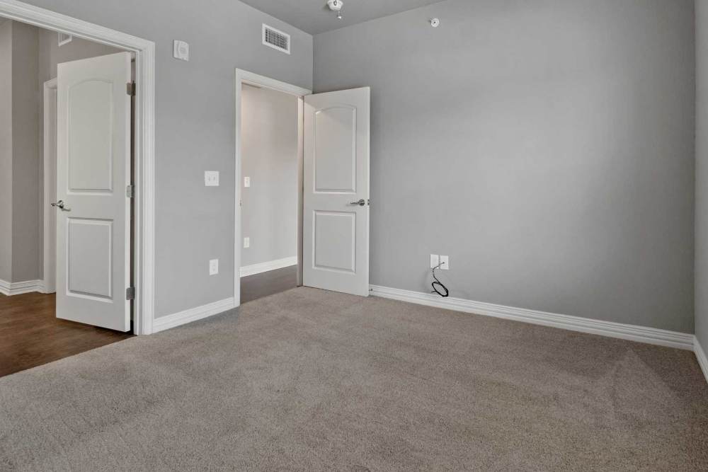 Bedroom of the apartment at Pine Creek in Paris, Texas