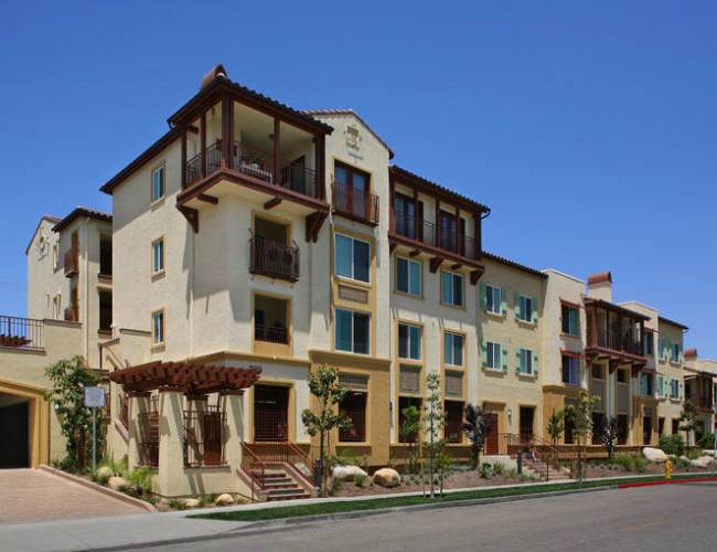 Charming community at Royale Apartments in Westminster, California