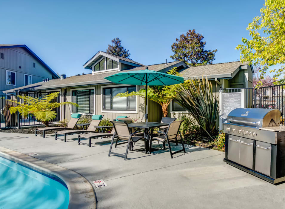 Barbecue area near the pool at Vue Fremont in Fremont, California