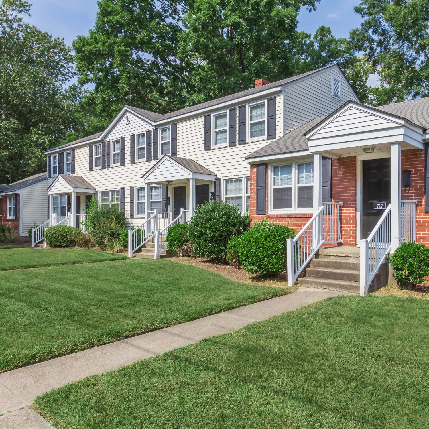 Cottage Grove Apartments and Townhomes 6 of 12