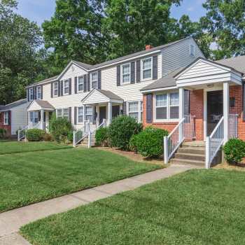 Cottage Grove Apartments and Townhomes 2 of 12