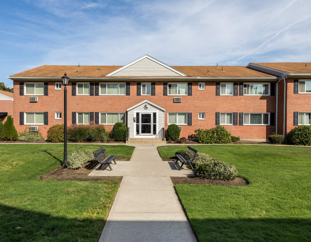 Bay Shore, NY Apartments for Rent Mid Island Apartments