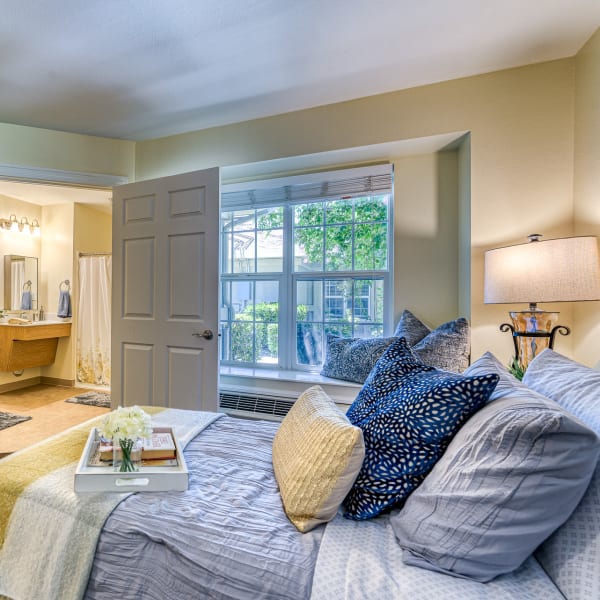 Resident bedroom at Pacifica Senior Living Hemet in Hemet, California