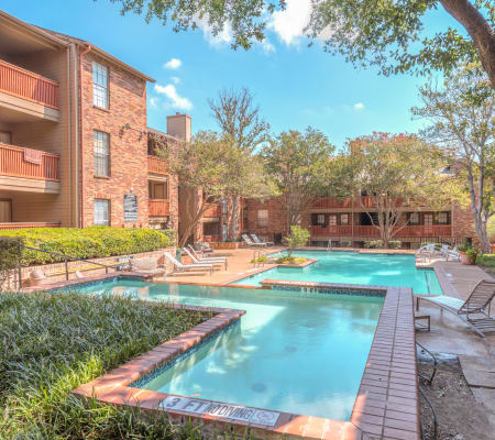 Community pool at Churchill Crossing Apartments