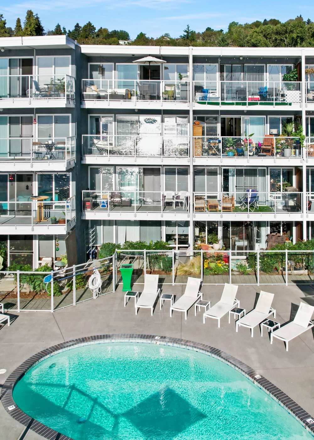 Apartments at Lakefront on Washington in Seattle, Washington