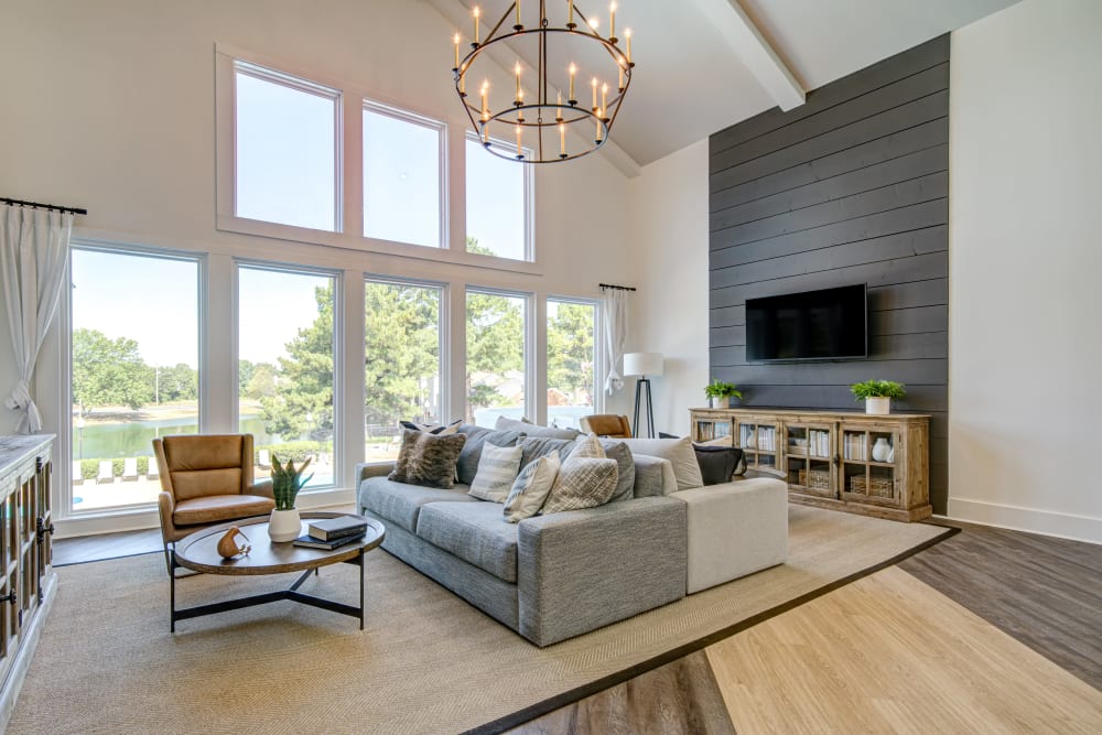 A comfortable and spacious clubhouse in Memphis, Tennessee near Waterview Apartment Homes