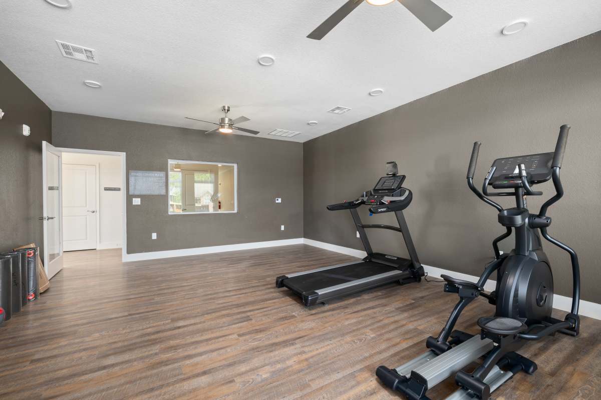 Fitness center at Covington Woods II in Lansing, Kansas