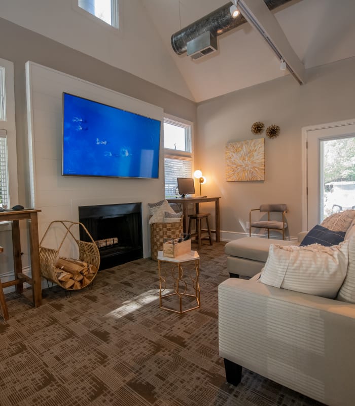 Resident clubhouse lounge at The Pointe of Ridgeland in Ridgeland, Mississippi