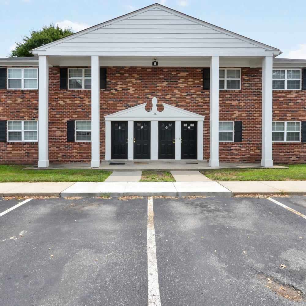 Building exterior at Mapleton Square Apartment Homes in Dover, Delaware