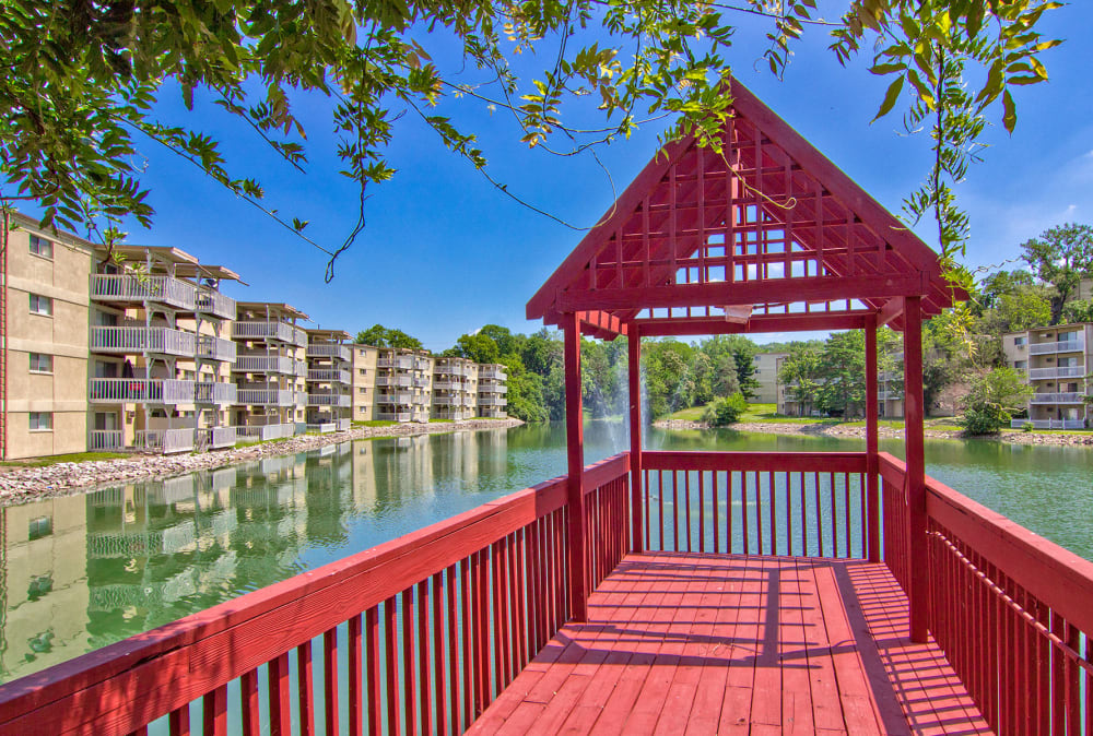 Pier overlooking a 4-acre lake with a fountain at Lakeshore Drive in Cincinnati, Ohio