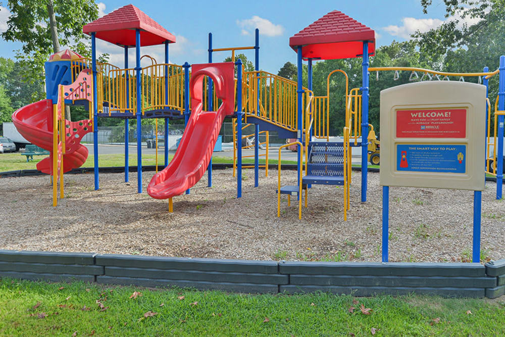 Playground at Eatoncrest Apartment Homes