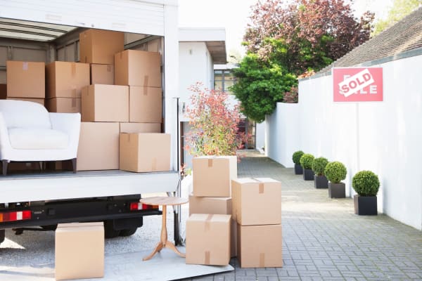 A moving truck from America's Self Storage in Vancouver, Washington