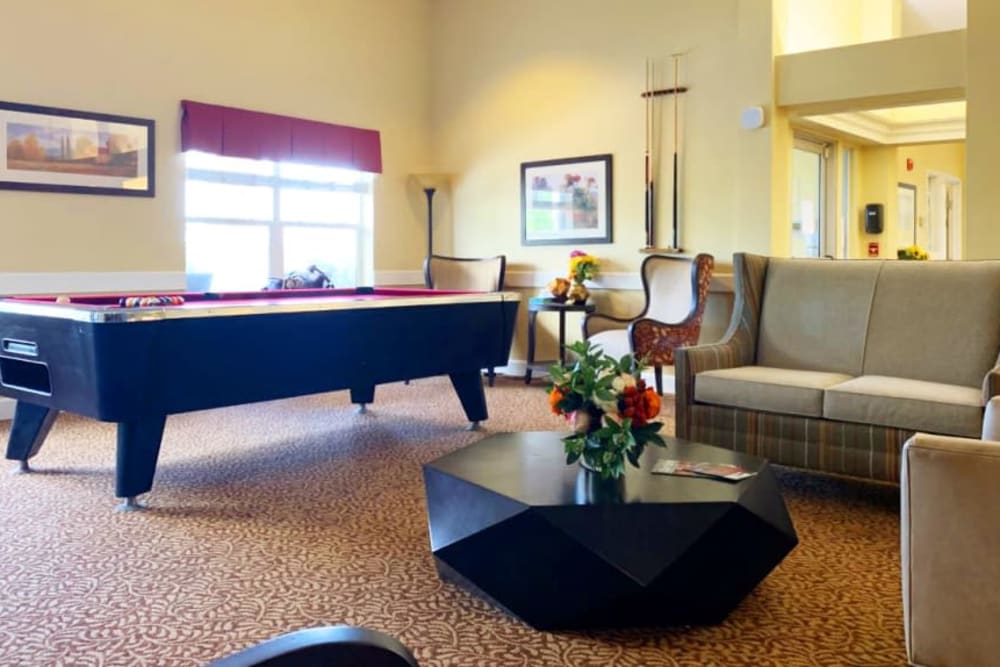 Lounge seating at Lassen House Senior Living in Red Bluff, California. 