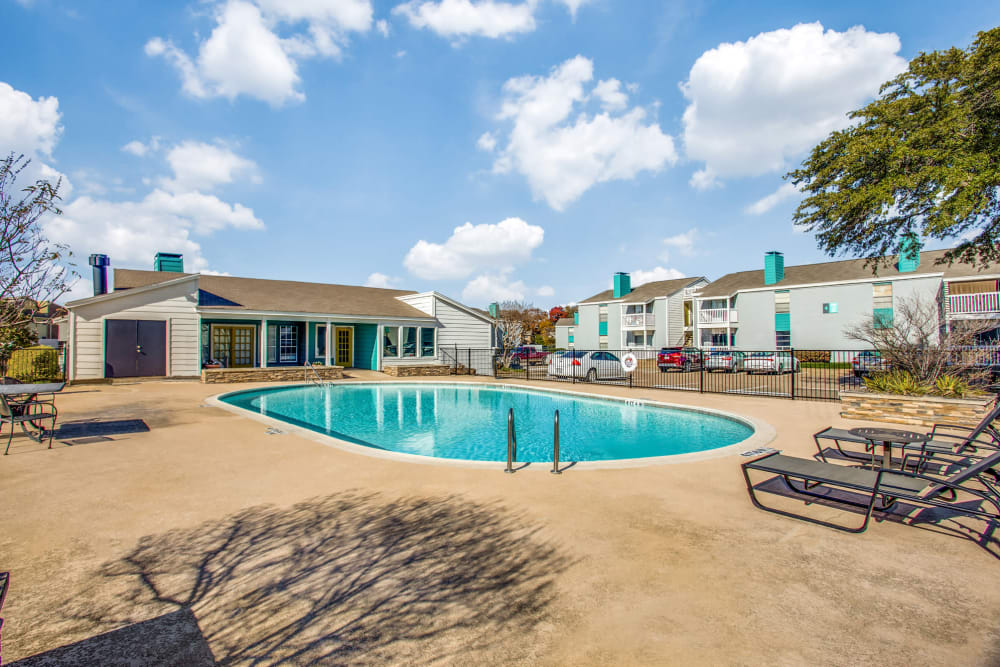 Shimmering swimming pool at Sagamore Apartment Homes in Benbrook, Texas