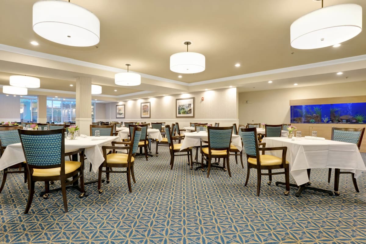 Dining room at Mountlake Terrace Plaza in Mountlake Terrace, Washington