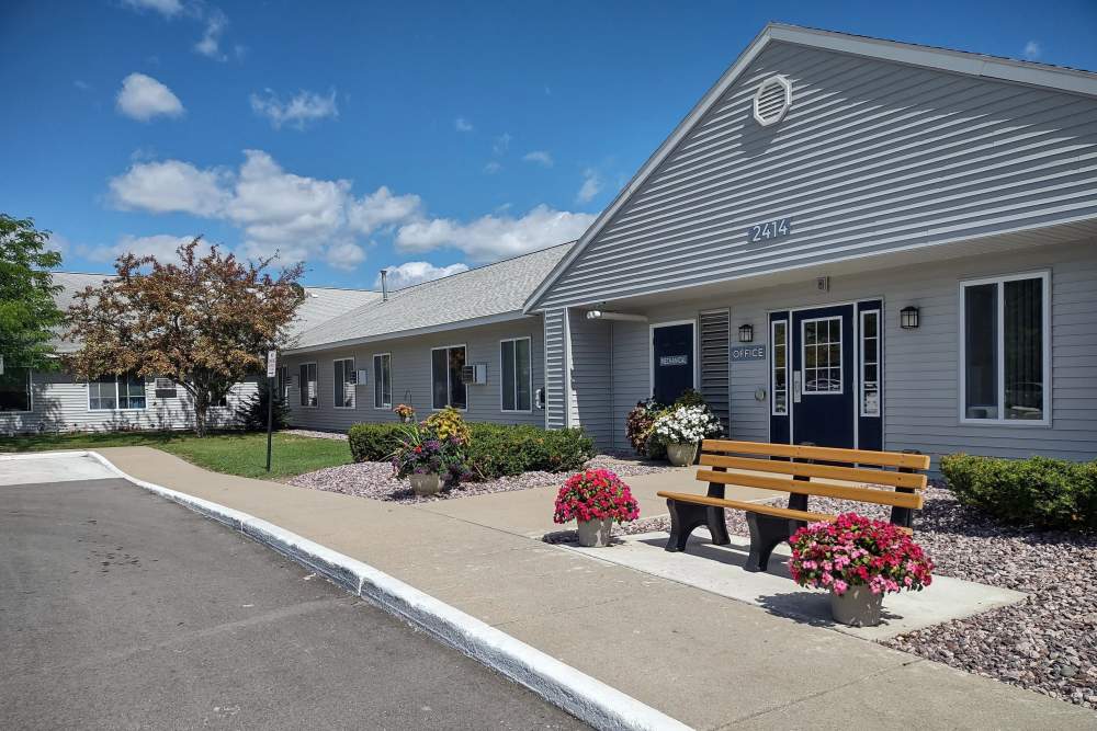 Exterior view of community at Willow Creek Apartments in Escanaba Michigan