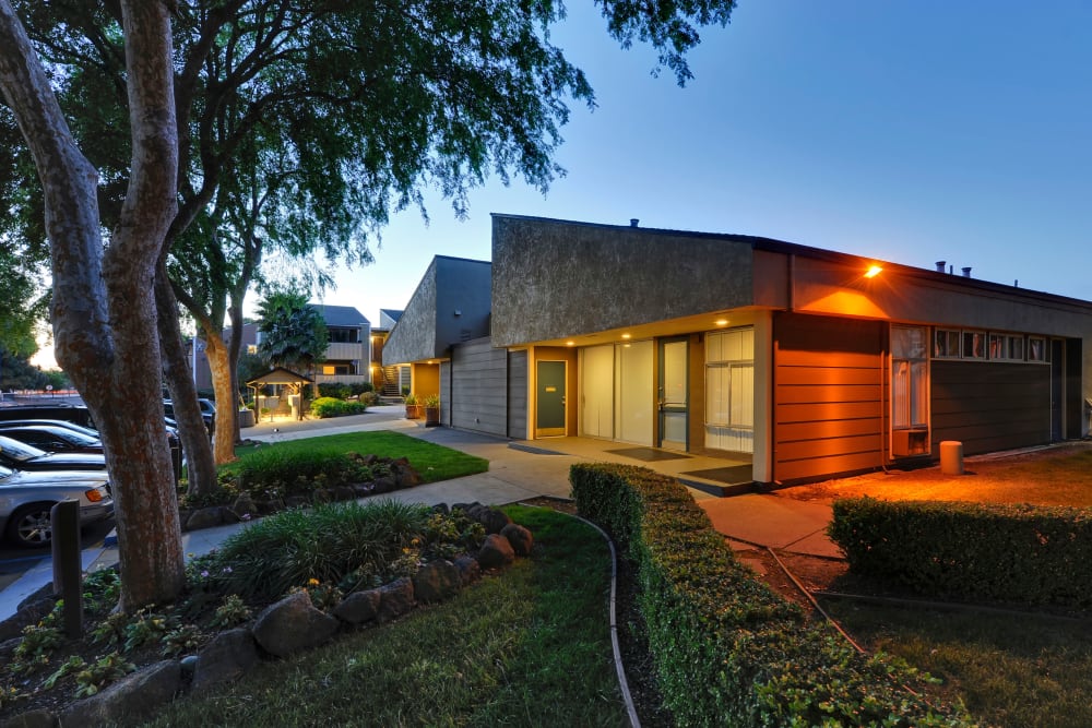 Exterior of the clubhouse at Bidwell Park Fremont in Fremont, California