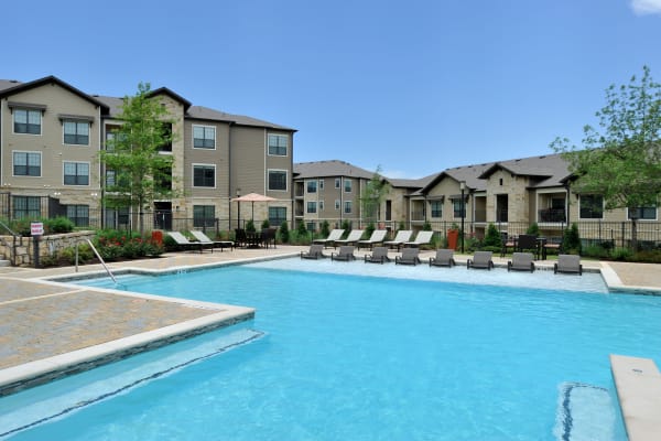 Swimming pool at Cordevalle Apartments in Round Rock, Texas