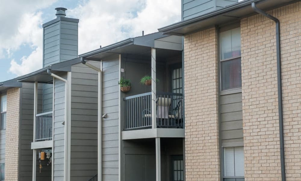 Exterior at Cimarron Pointe Apartments in Oklahoma City, Oklahoma