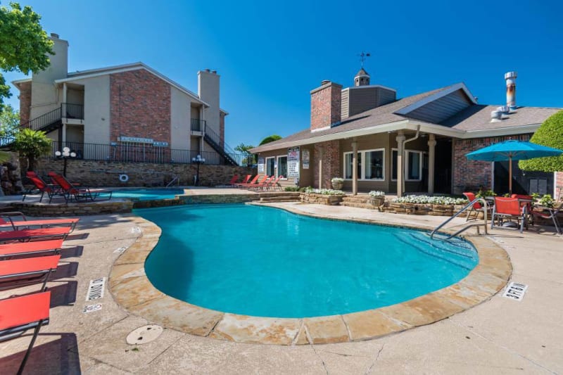 Large resort style pool at The Carling on Frankford in Carrollton, Texas