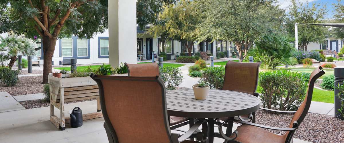 Elegant courtyard seating at Sky Ridge in Gilbert, Arizona 