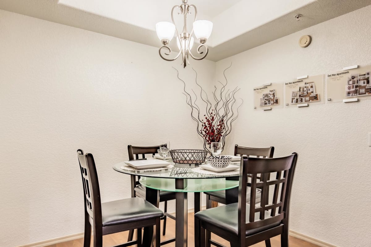 An apartment dining area at Del Mar Apartments in Phoenix, Arizona