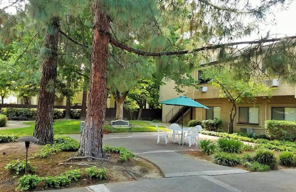 Exterior photo of Leisure Manor Apartments in Sacramento, California