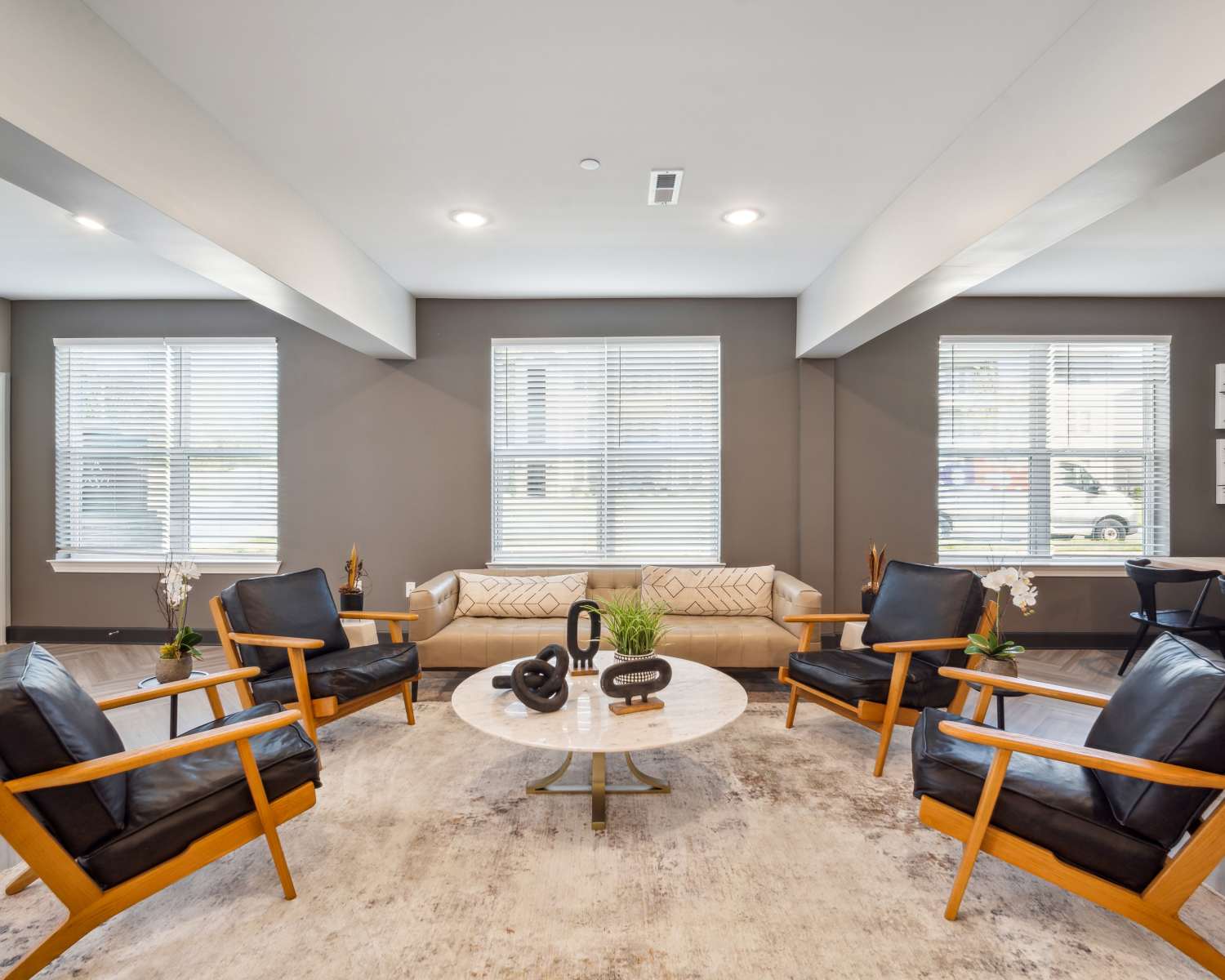 The Alcove at Russell Cave apartments in Lexington, {location_state_name}}