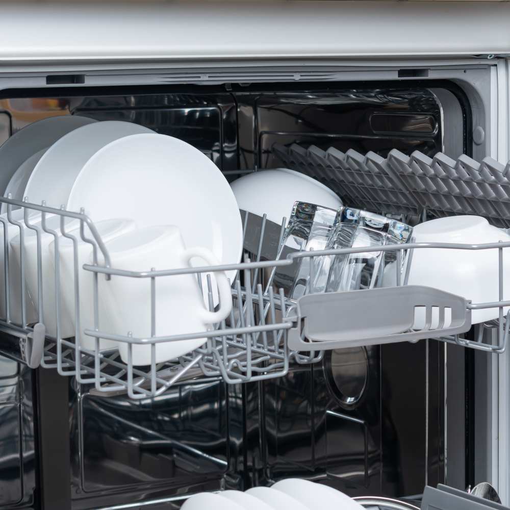 Dishwashers at San Juan Del Centro in Boulder, Colorado
