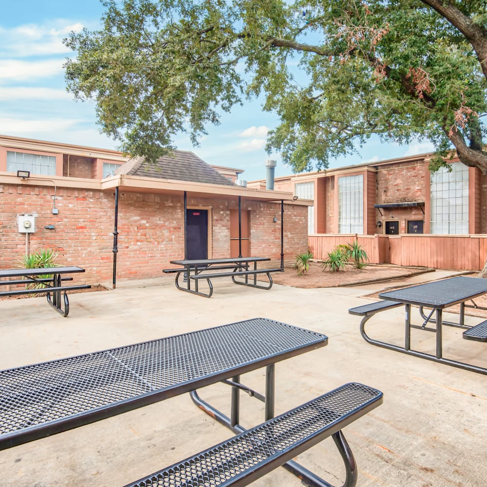 Outdoor community area in South Oaks in Houston, Texas