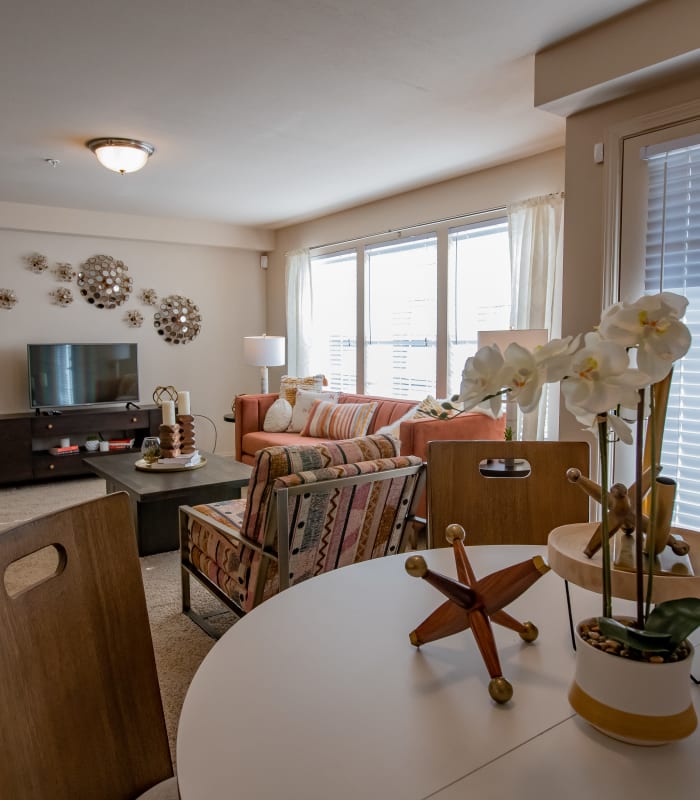 Dining room at Nickel Creek Apartments in Tulsa, Oklahoma
