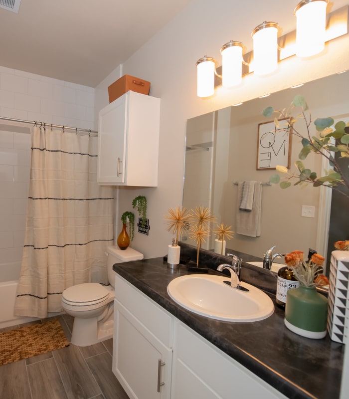 Luxury 1, 2 & 3 Bedroom Apartments & Townhomes in Tulsa, OK