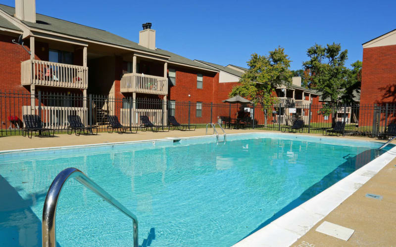 Pool at 2800 McFarland in Tuscaloosa, Alabama