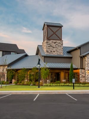 Exterior at Stonehorse Crossing Apartments in Oklahoma City, Oklahoma