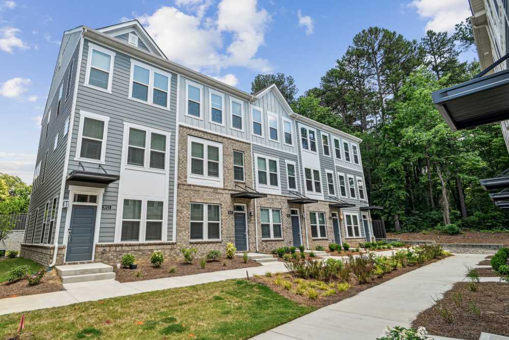 Image of the building exterior displaying the community at Reve Noda Junction in Charlotte,North Carolina