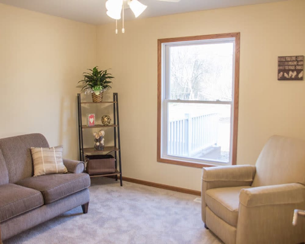 Spacious townhomes are available at Arlington Place Oelwein in Oelwein, Iowa.