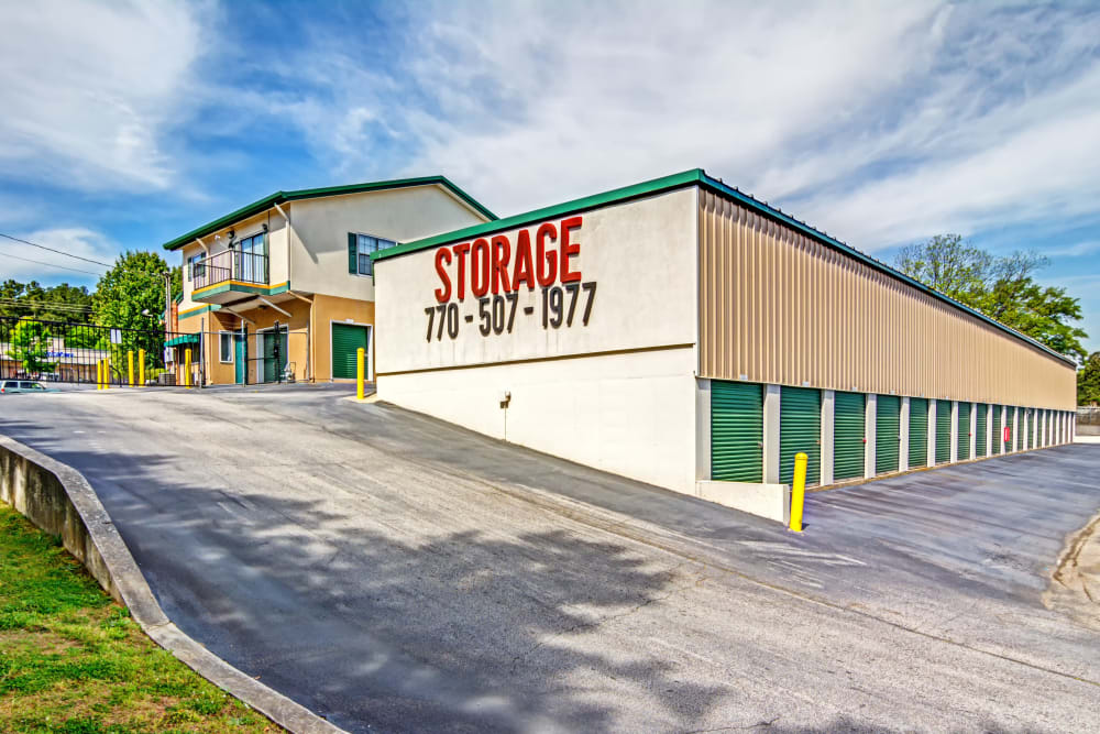 Exterior drive up units at Metro Self Storage in Stockbridge, Georgia