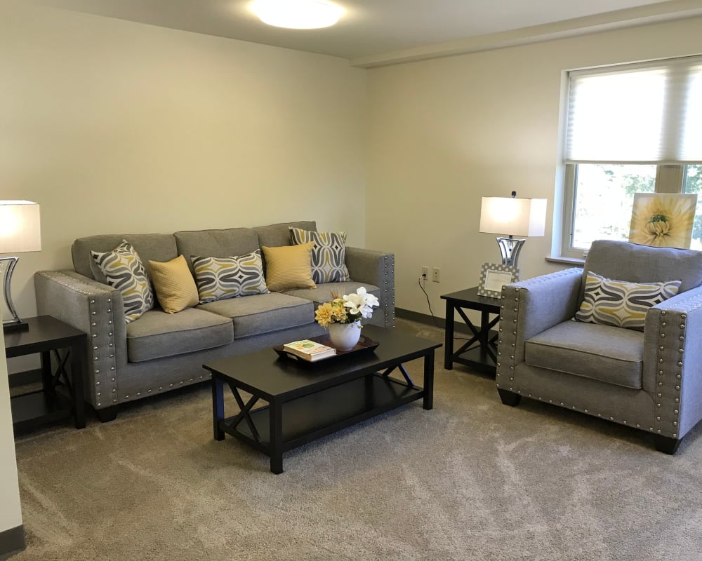Spacious apartments are available at Prairie Hills Cedar Rapids in Cedar Rapids, Iowa.