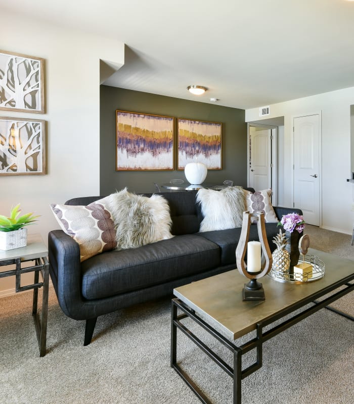 Living room of Cottages at Abbey Glen Apartments in Lubbock, Texas