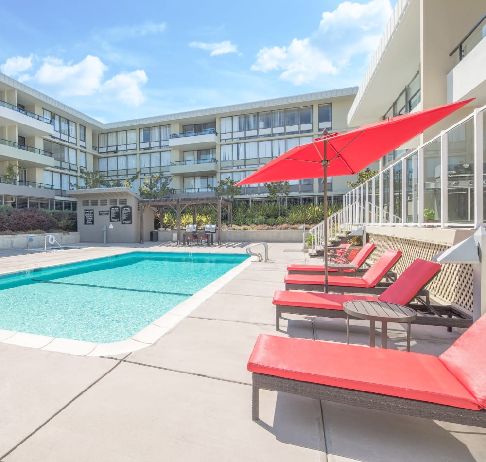 Pool and jacuzzi at Skyline Terrace Apartments in Burlingame, California