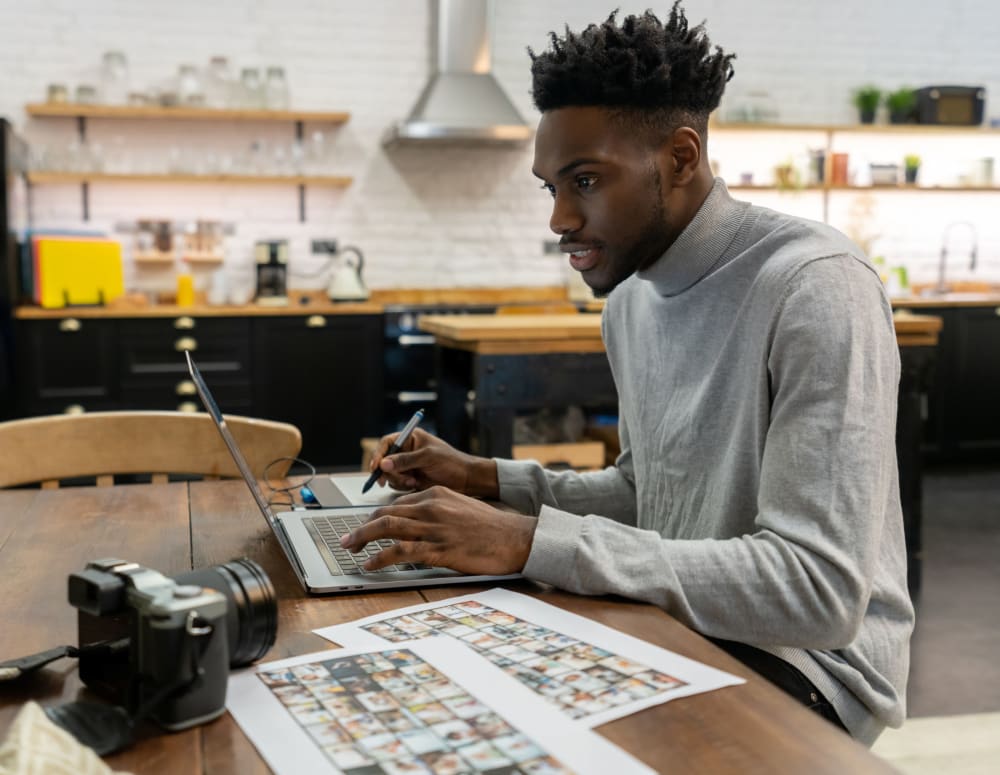 Future resident applying to live at IDENTITY Reno in Reno, Nevada