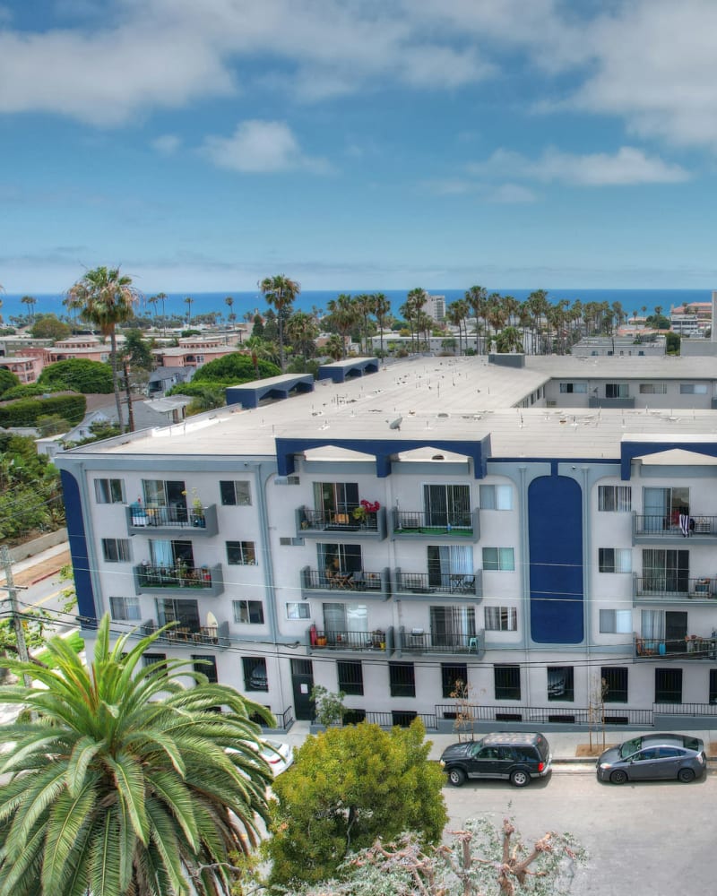 Apartments at Bay on 6th, Santa Monica, California