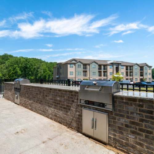 Outdoor bbq at Lodge at Lake Wylie in Lake Wylie, South Carolina