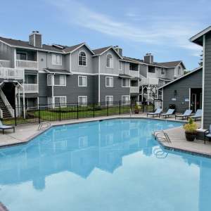 Swimming pool at Walnut Grove Landing Apartments in Vancouver, Washington 