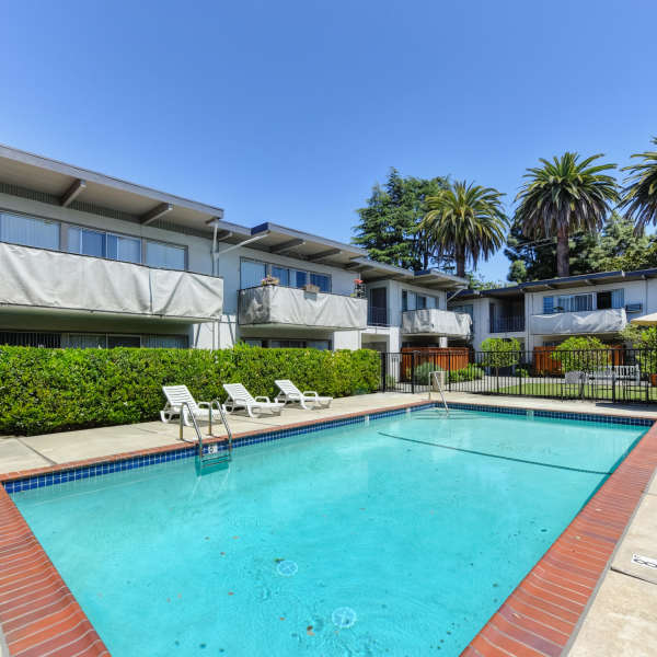 Glenwood Garden Apartments offers a wide variety of amenities in Mountain View, California