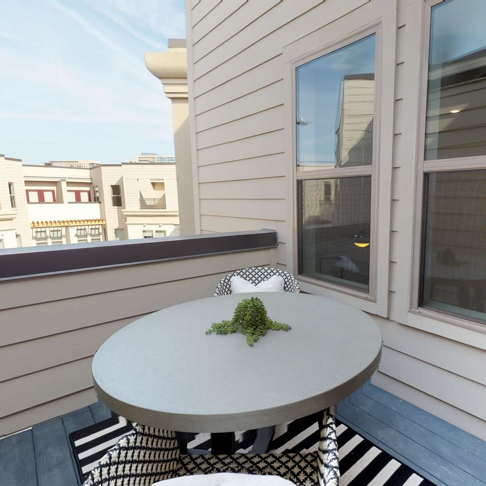 Private patio at Howell Uptown in Dallas,Texas